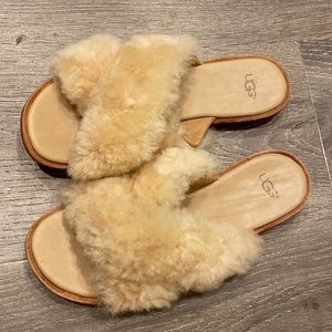 Ugg Sandal Flip Flip size 7
